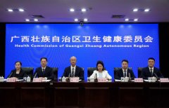 现发烧、腹泻等症状要及时就医